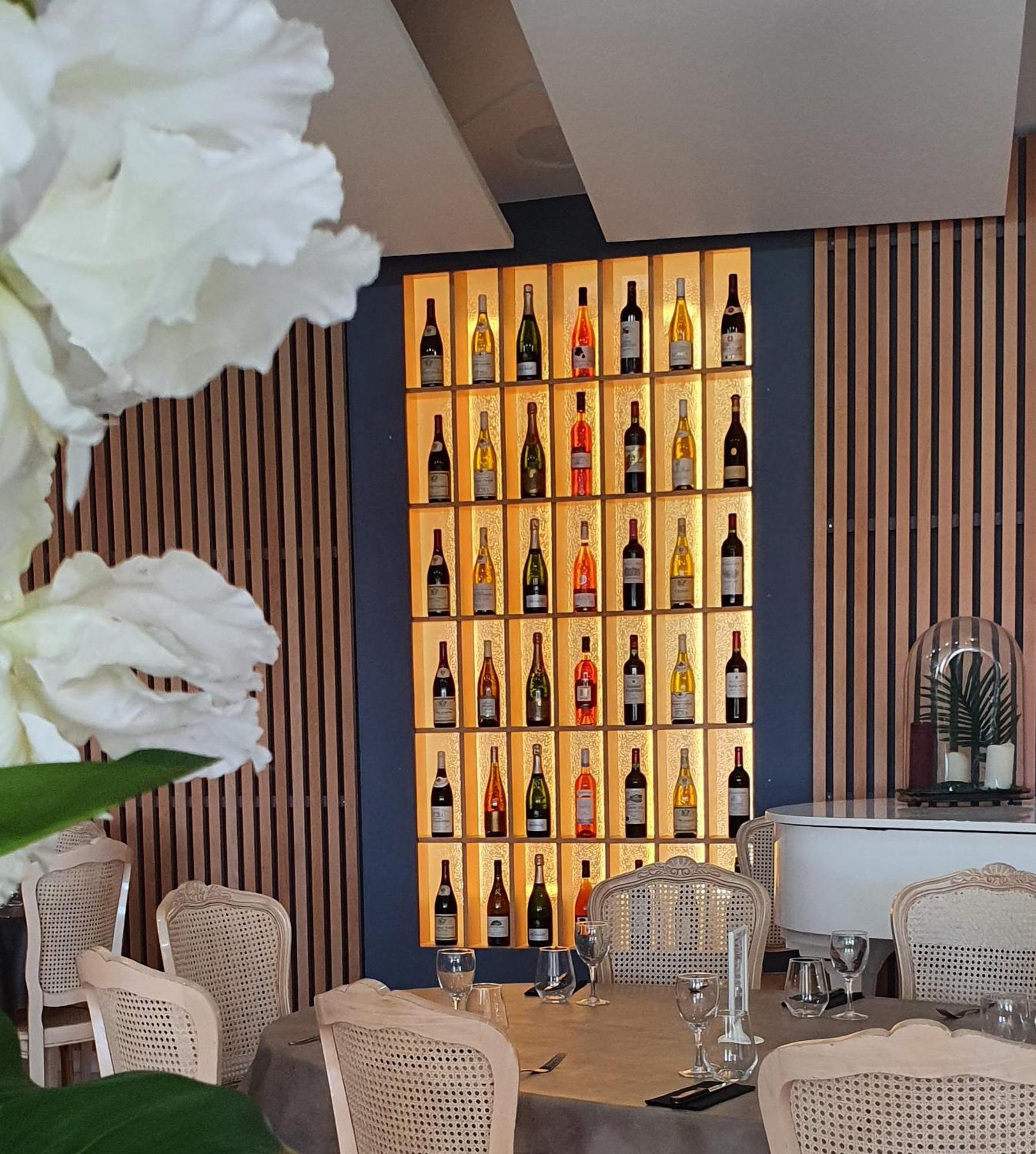 Hotel Restaurant Les Voyageurs Montaigu-Vendee Kültér fotó