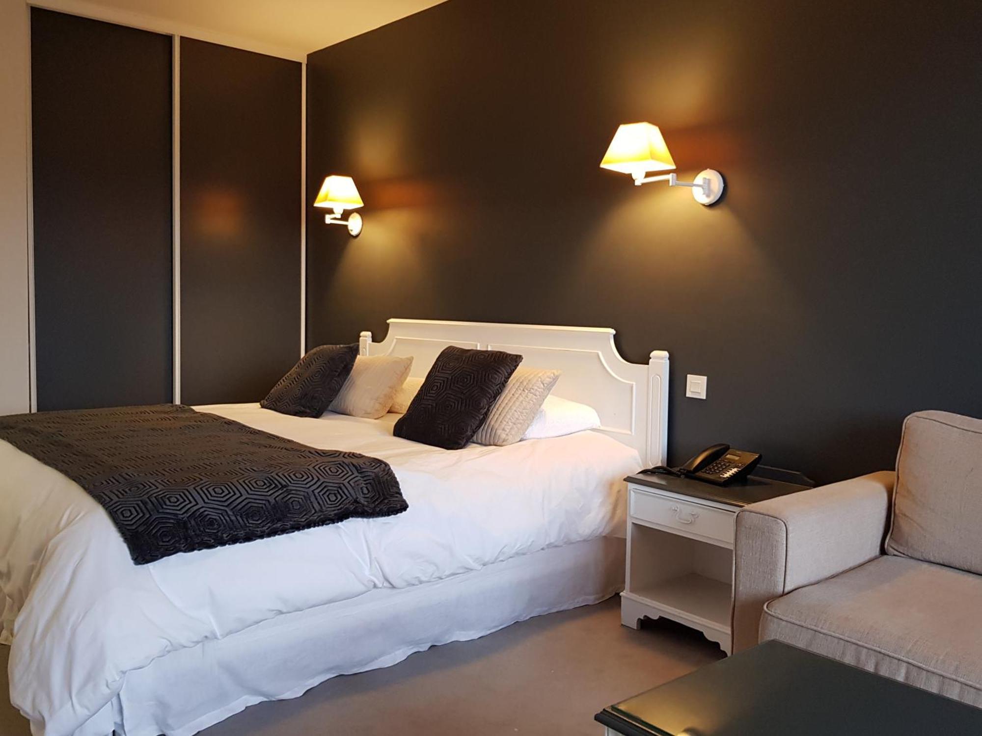 Hotel Restaurant Les Voyageurs Montaigu-Vendee Kültér fotó