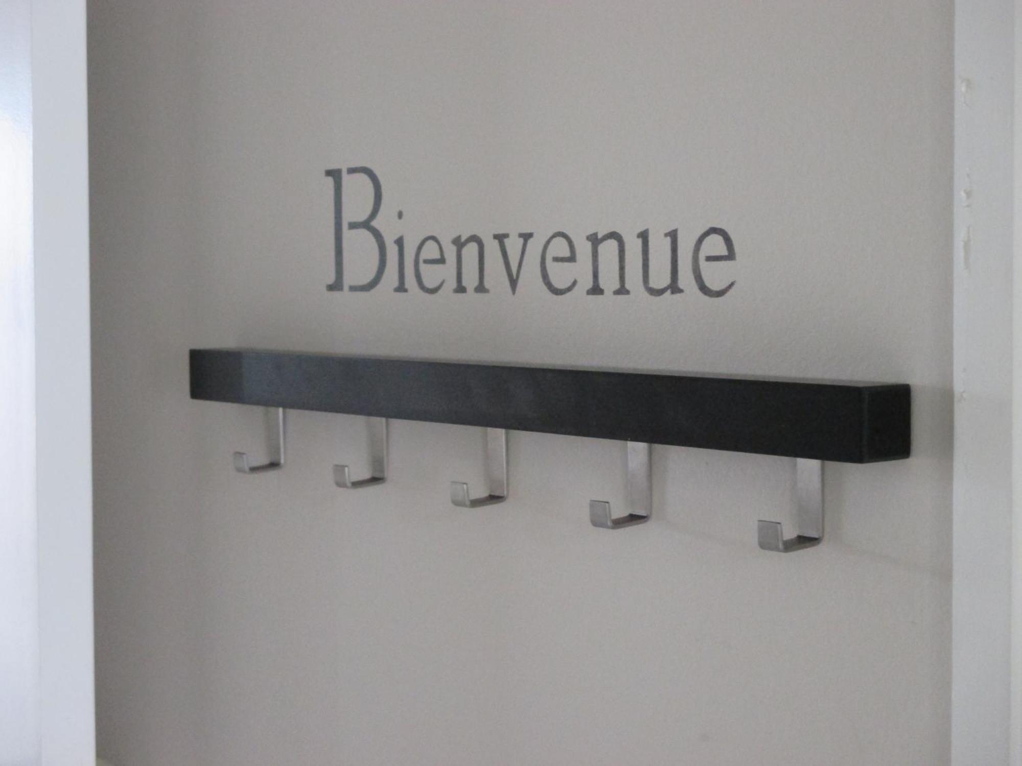 Hotel Restaurant Les Voyageurs Montaigu-Vendee Kültér fotó