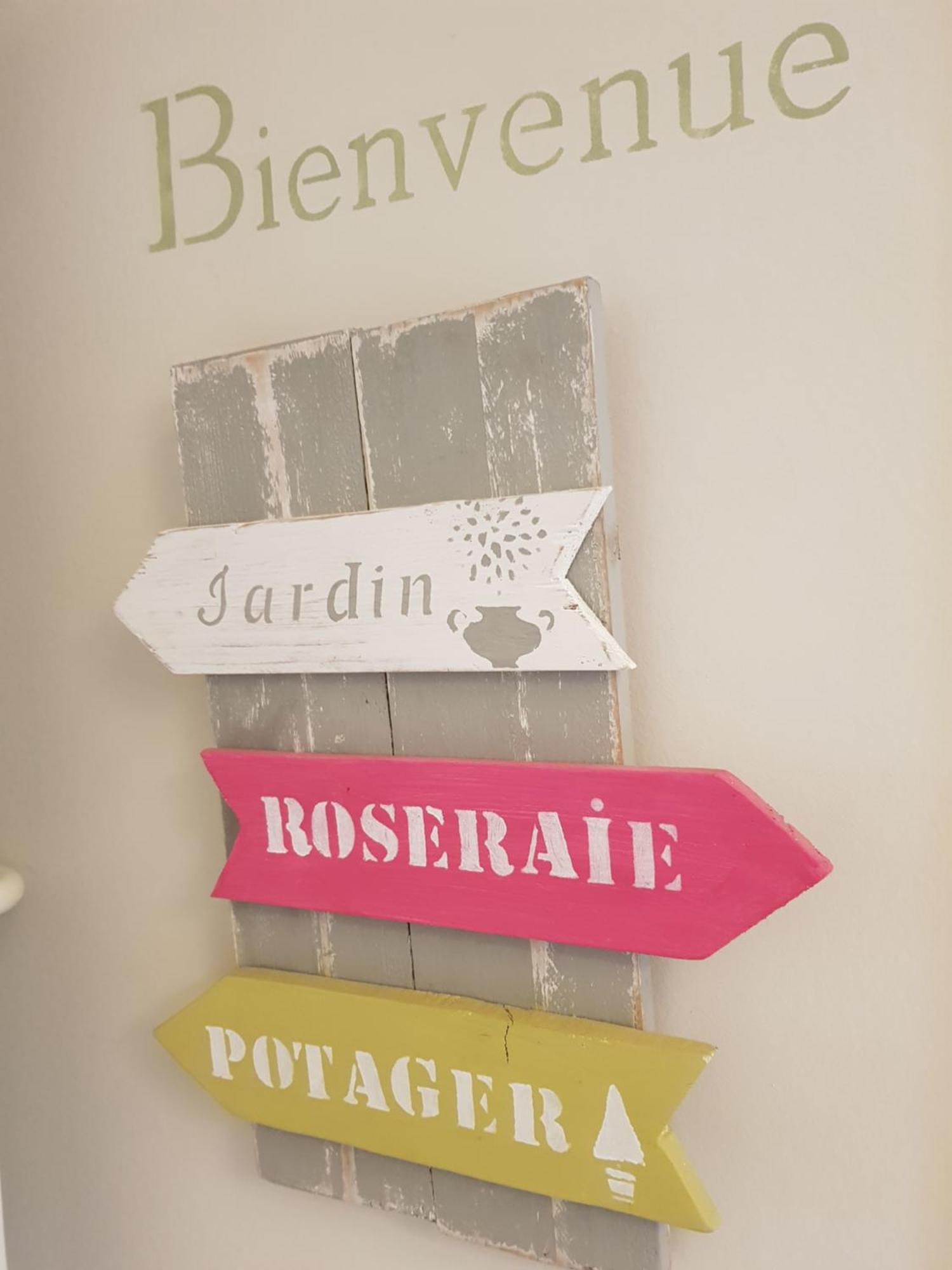 Hotel Restaurant Les Voyageurs Montaigu-Vendee Kültér fotó
